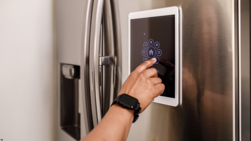 This $3,000 Smart Fridge Forgot It Was Smart — And Reddit Can’t Stop Laughing